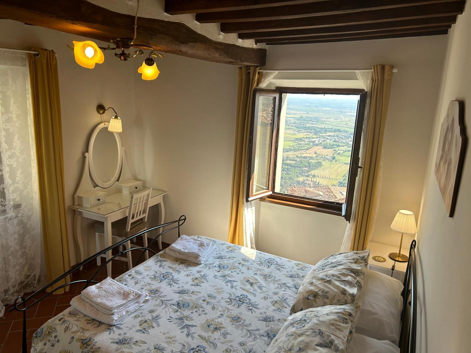Apartamento La Casa Di Laura Cortona Exterior foto